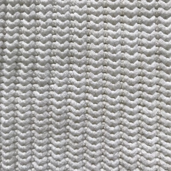 ✨Sold✨Charlotte Russe Crochet White Crop Top - Picture 5 of 6